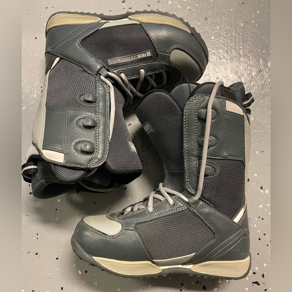 Ride Snowboard boots. Womens size 7